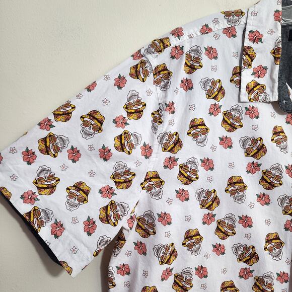 RF Brand skull in a bucket hat print button front short sleeve shirt mens size L - Picture 5 of 7